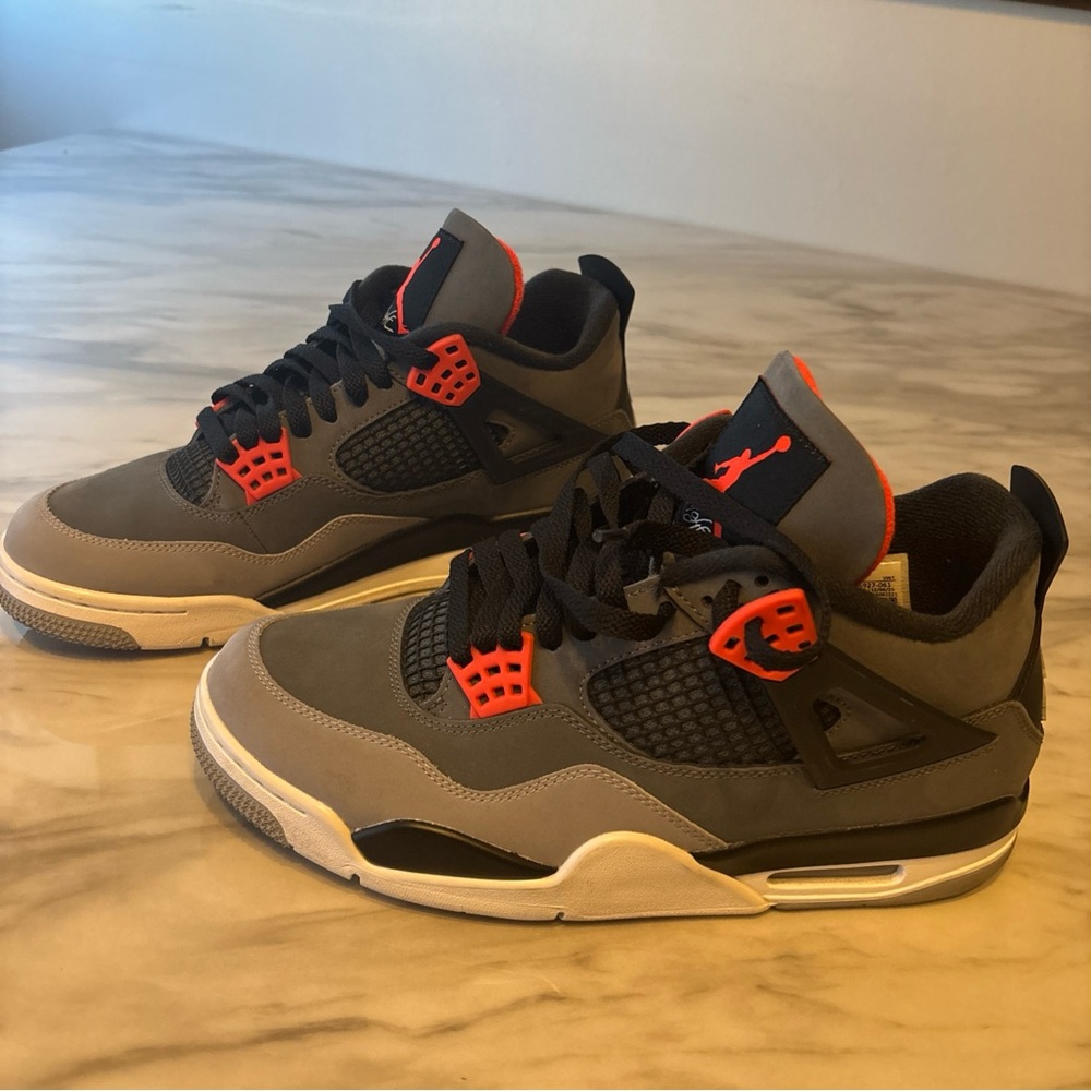 Jordan retro 4s 8.5 men’s